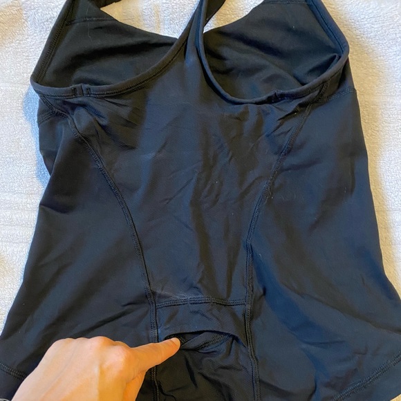 LuLuLemon black racer back tank with mesh bra - Picture 4 of 4